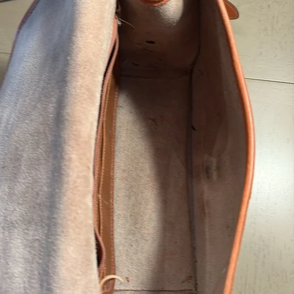 Dooney & Bourke Cream and Brown Leather Satchel Excellent Used condition - Picture 12 of 14